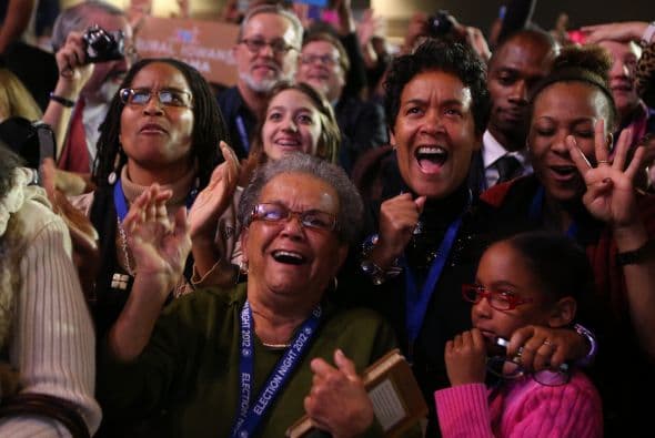 El centro de convenciones McCormick Place de Chicago explotó esta noche de júbilo tras conocerse que el presidente de EEUU, Barack Obama, ha sido reelegido para un segundo mandato y se quedará otros cuatro años en la Casa Blanca.