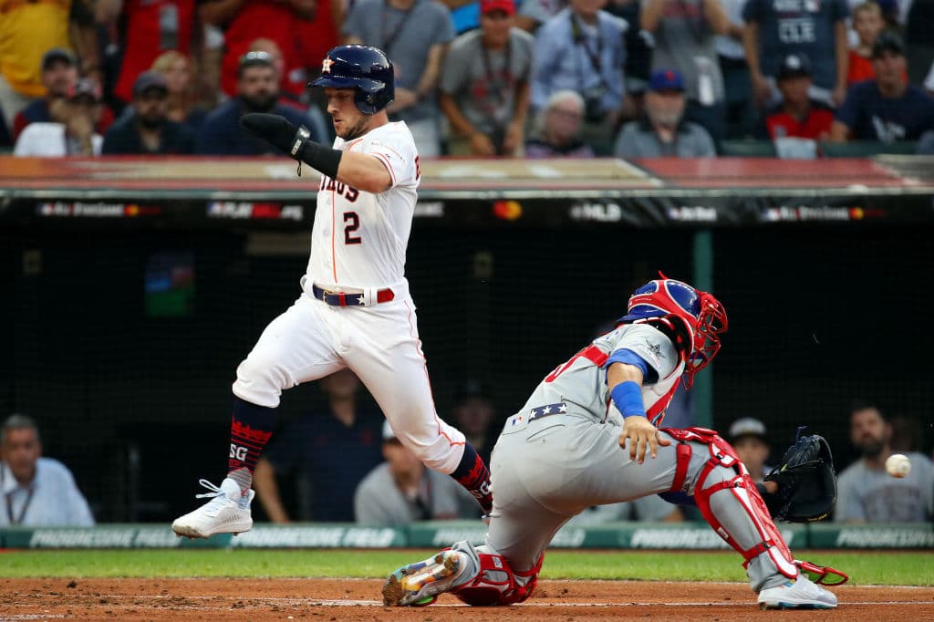 Y tras un tiro de relevo tardío desde los jardines, así llegó Alex Bregman timbrando en la registradora para poner adelante al Joven Circuito 1-0.