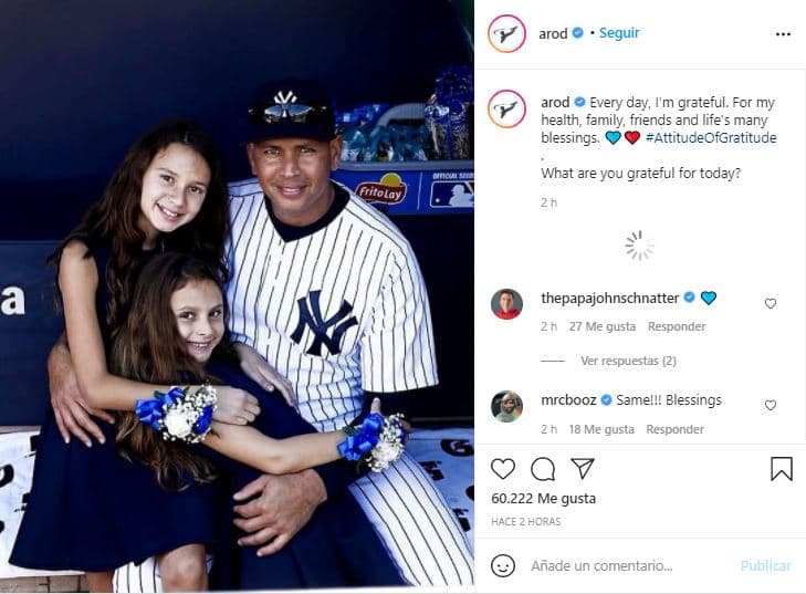 Un día antes de que se confirmara la separación, Alex Rodríguez publicó una foto junto a sus hijas que provocó que sus fans le preguntaran 
<a href="https://www.univision.com/famosos/jennifer-lopez-esta-todavia-con-alex-rodriguez-fotos" target="_blank">en dónde estaba JLo</a>. Horas después compartió en sus stories el que más tarde sería considerado el video con el que se despedida de su relación