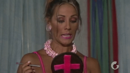 Otro frase que no puede faltar es: "¿Qué te pasa tejón de coladera?"