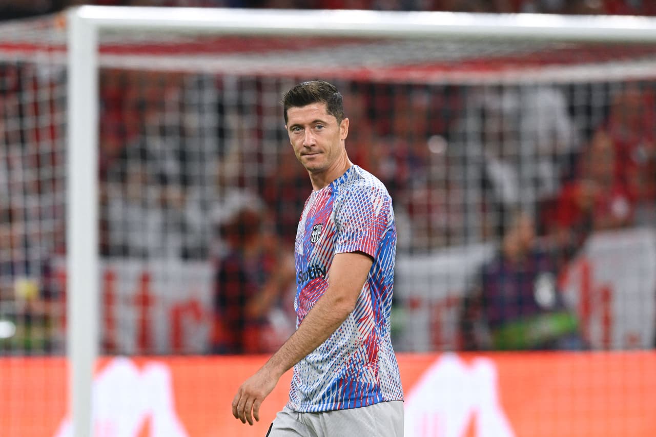 Bayern venció al Barcelona con los goles de Lucas Hernández y Leroy Sané, en el regreso de Robert Lewandowski a la Allianz Arena.