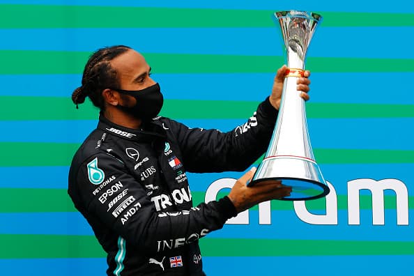 Lewis Hamilton se enfrasca en escándalo con Bill Gates