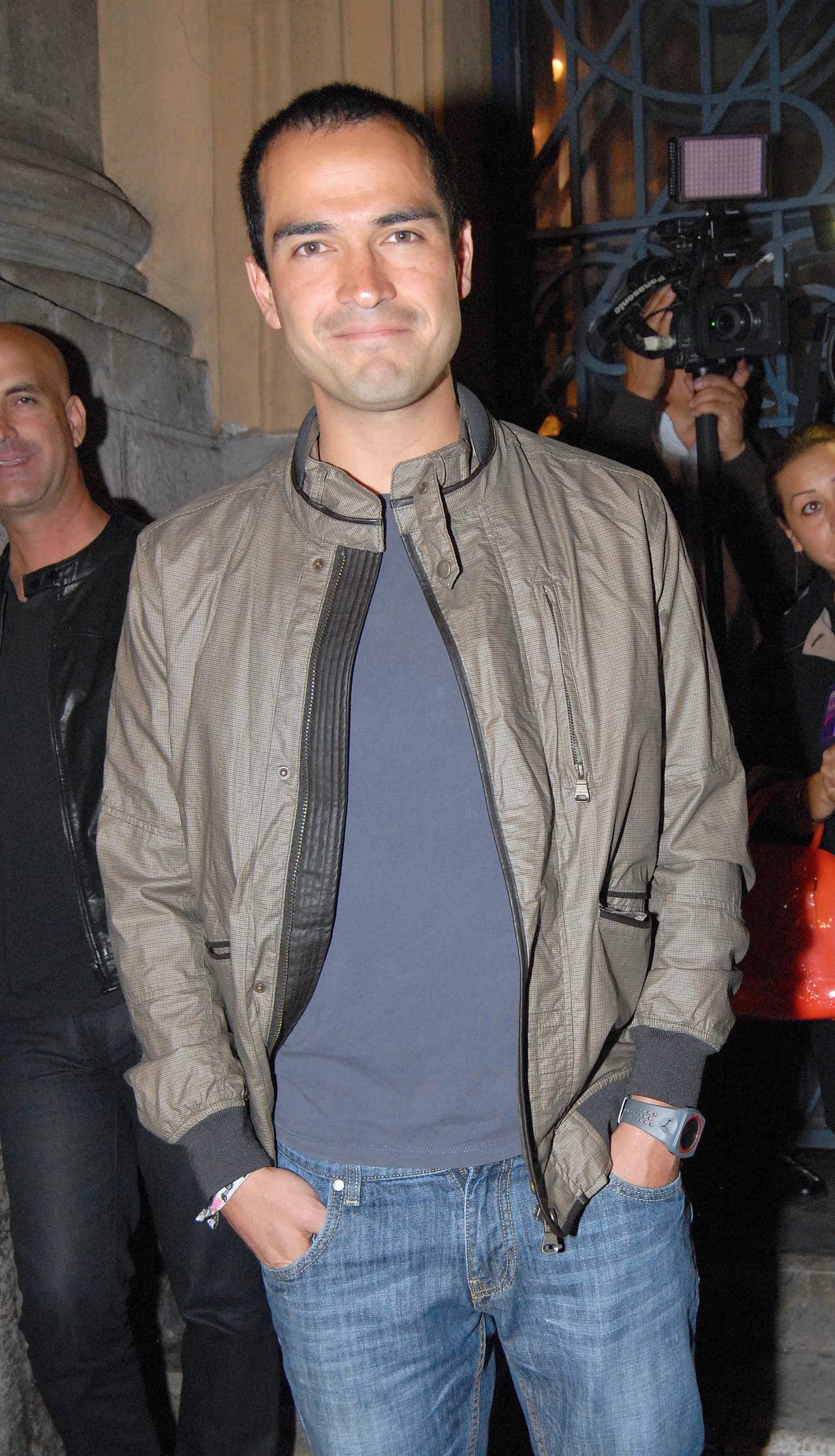 <a href="https://www.instagram.com/p/B6wf-iSn72e/" target="_blank">Alfonso Herrera</a> y Christian Chávez escribieron la misma frase en sus respectivas publicaciones: "Una, no es ninguna… ¡Feliz 2020!". 
<br>