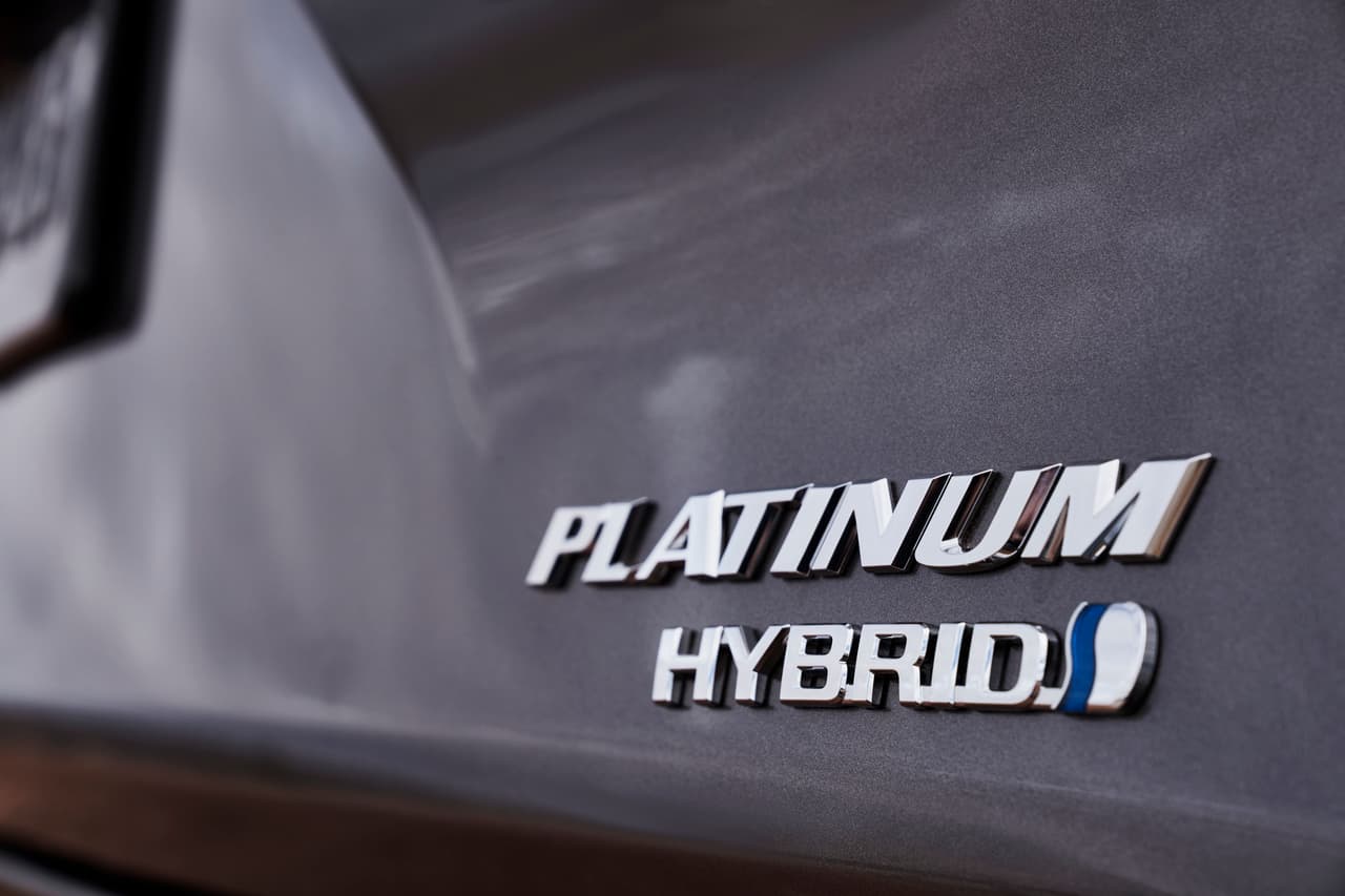 Toyota se enorgullece de haber concebido, desarrollado y fabricado este vehículo en territorio estadounidense.
<br>
<br>Las primeras unidades están programadas para llegar a los concesionarios a finales de 2020.