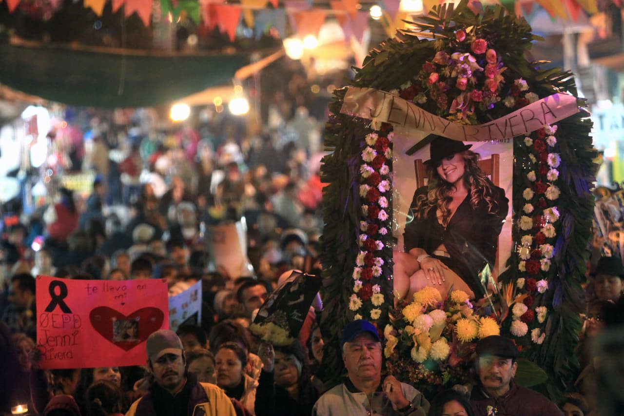 El duelo por la muerte de las dos fue apoteósico. Los fans de Jenni Rivera en México hicieron una procesión a la Basílica de Guadalupe en Monterrey, México; en el aniversario 25 de los premios Lo Nuestro, varios artistas cantaron sus canciones; en los Latin Billboard Music Awards recibió siete premios póstumos; The Grammy Museum hizo una exhibición dedicada a ella en 2013, y en Long Beach, California, crearon el Jenni Rivera Memorial Park.