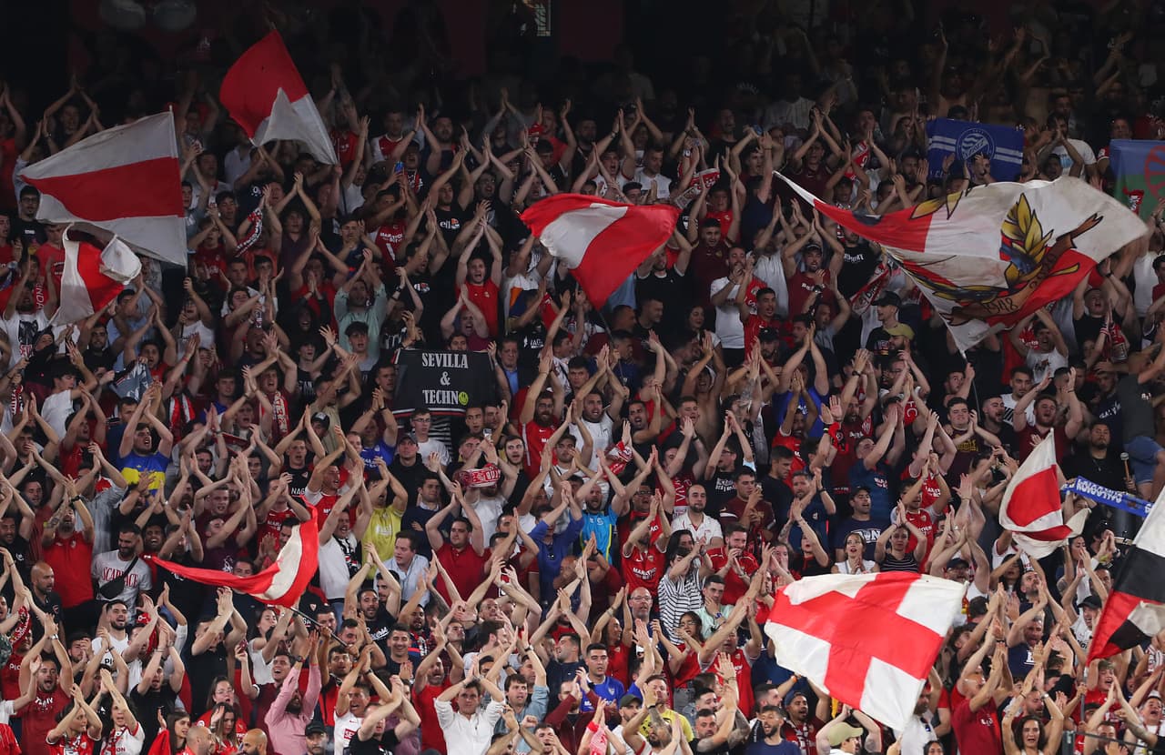 Con un golazo de tiro libre de Pérez, el Cádiz sacó un punto muy importante para eludir el descenso y dejó al Sevilla a expensas del Barcelona y el Betis en la lucha por el segundo lugar de LaLiga.