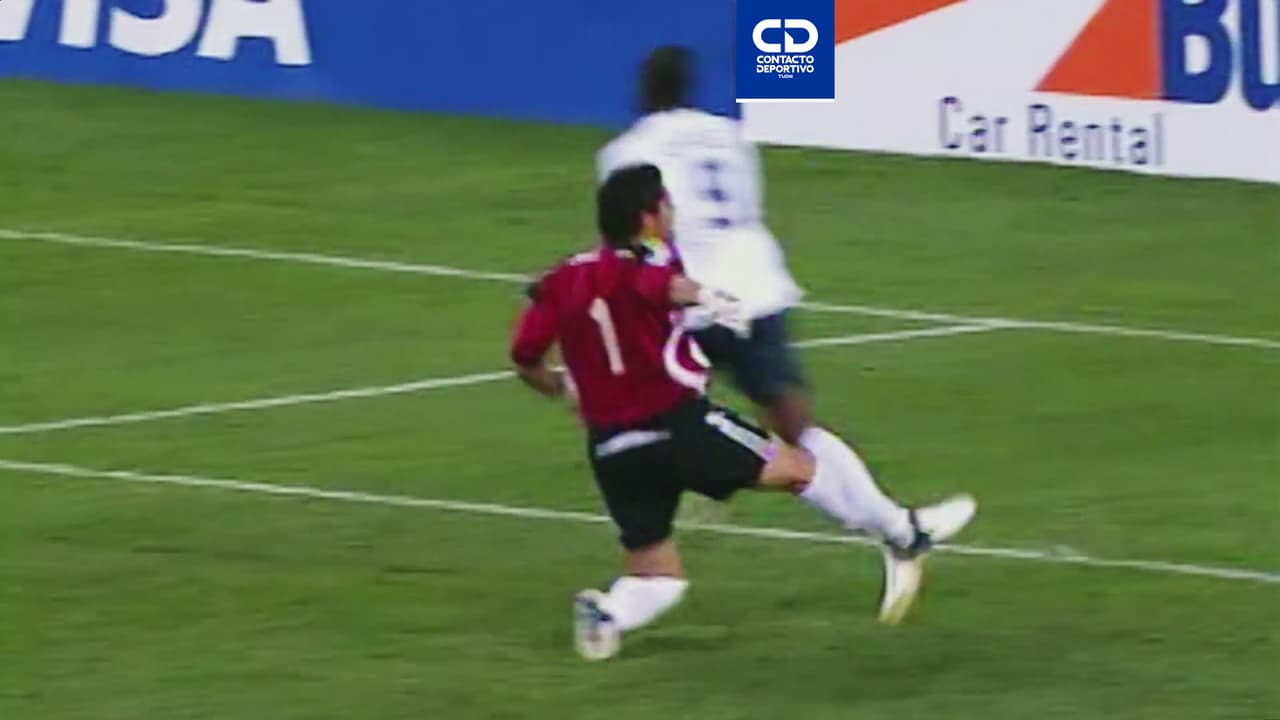 Oswaldo Sánchez recuerda la patada al jugador de Estados Unidos en 2007