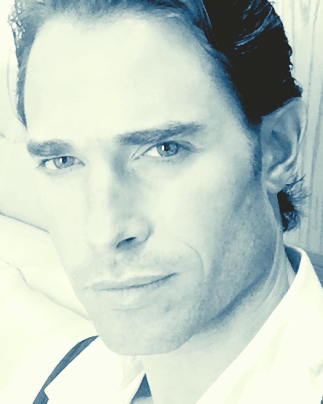 El azul es uno de los colores predilectos de Sebastián Oscar Rulli.