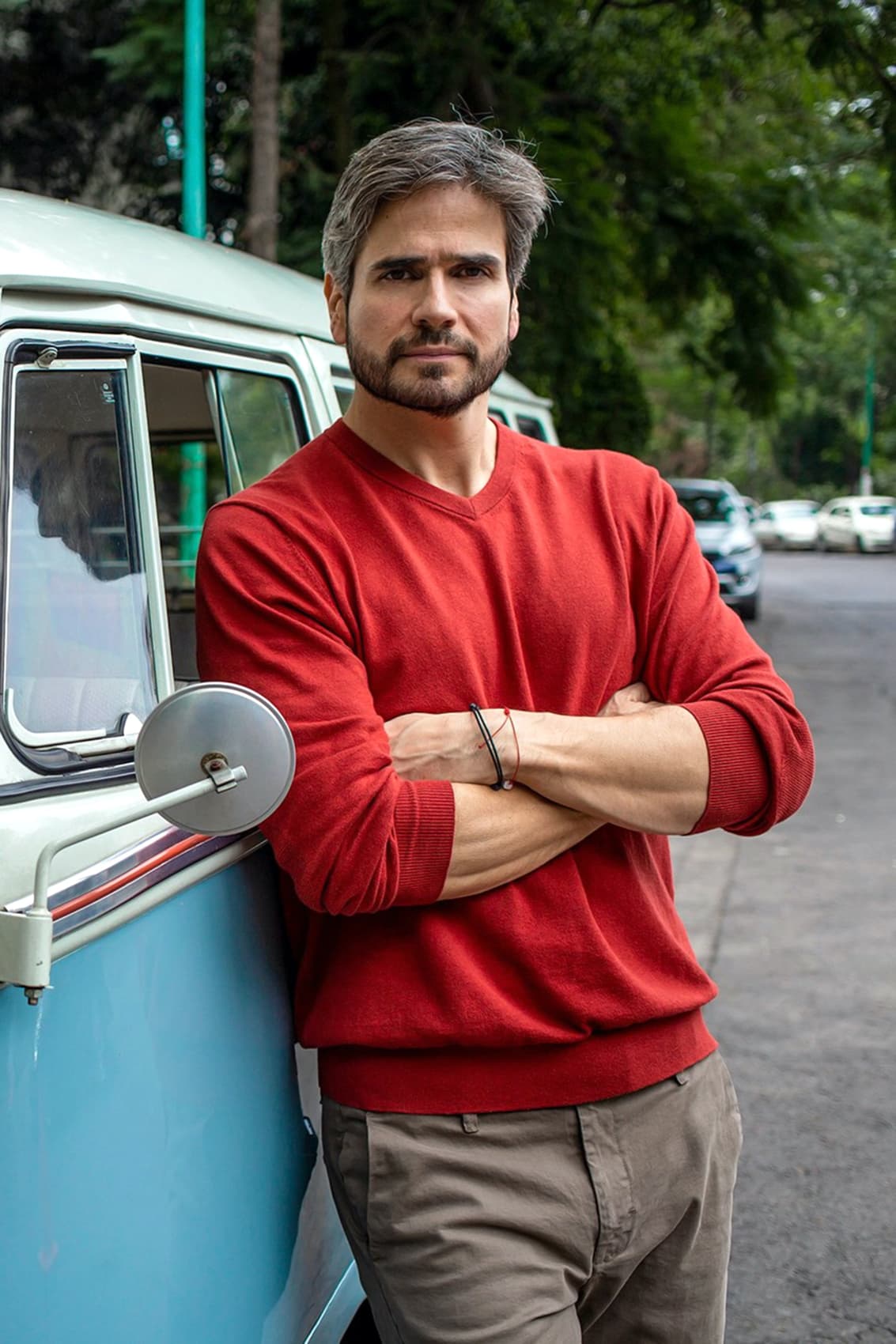 Aunque no es muy activo en sus redes sociales, tiene más de millón y medio de seguidores en Instagram. 
<br>