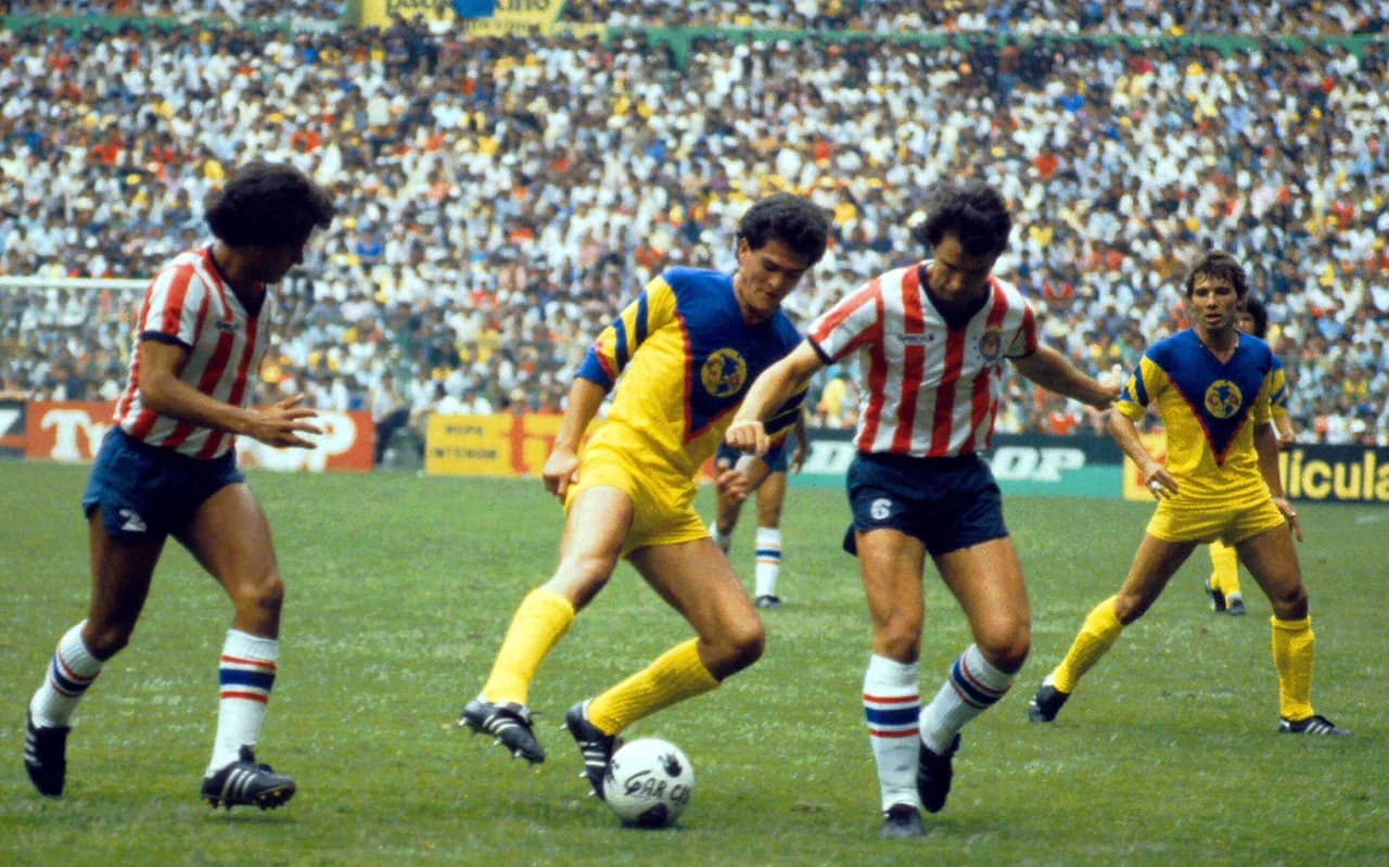 Carlos Hermosillo, vivió la época gloriosa del América en los años 80.