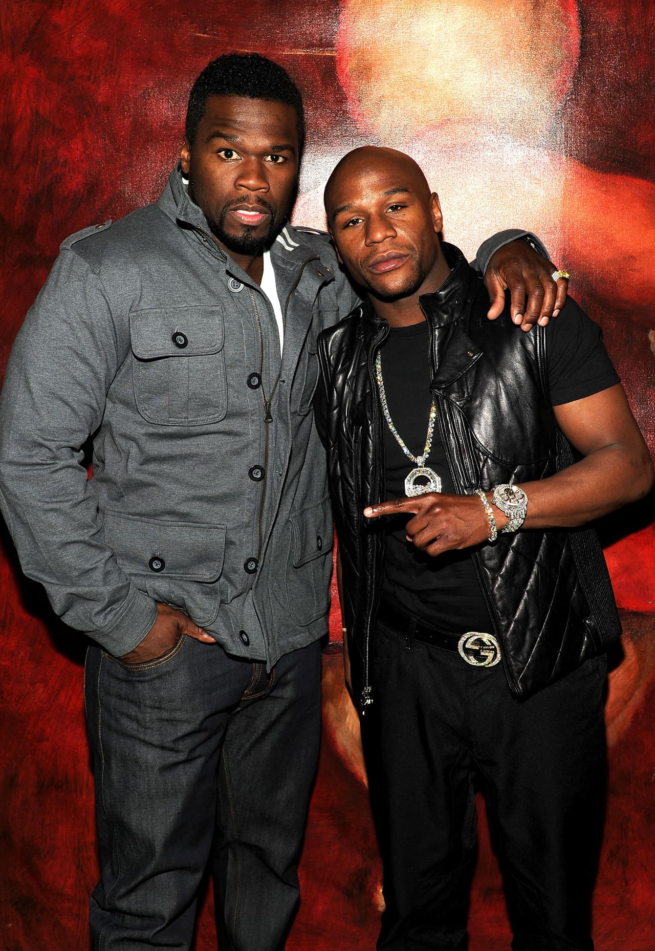 Algunos dicen que su supuesta amistad solo la aparentaban por negocios. Otros dicen que algunos problemas de dineros acabaron con la amistad.