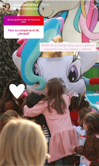Aunque el 'cumple' de Kira es el 26 de este mes, Claudia Álvarez explicó que lo celebró antes "para que pudiera compartir con sus amigos y primos".