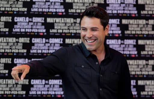 Oscar De la Hoya ofreció boletos gratis a Donald Trump para pelea 'Canelo'-Khan