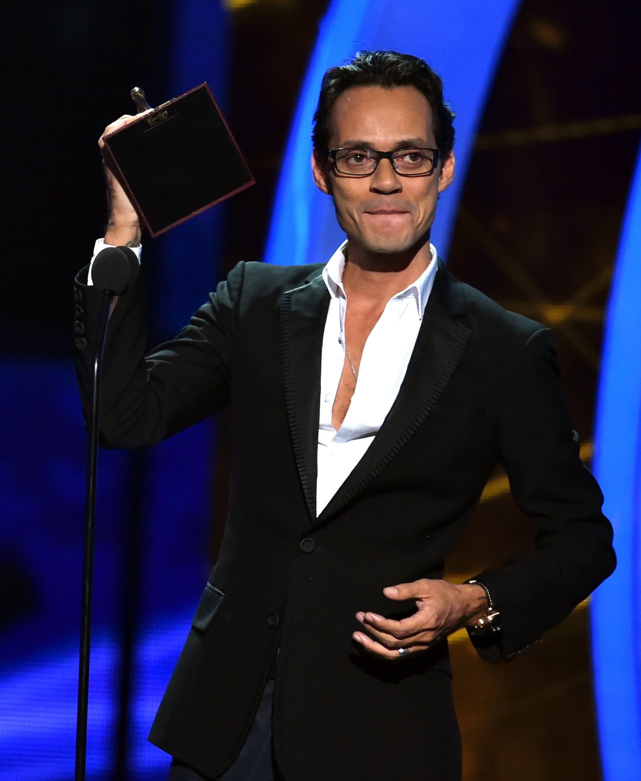 El cantante fue reconocido por su labor musical y por su labor humanitaria ya que lleva las riendas de la organización Maestro Cares, una fundación que apoya a los niños latinoamericanos que viven en situaciones vulnerables.