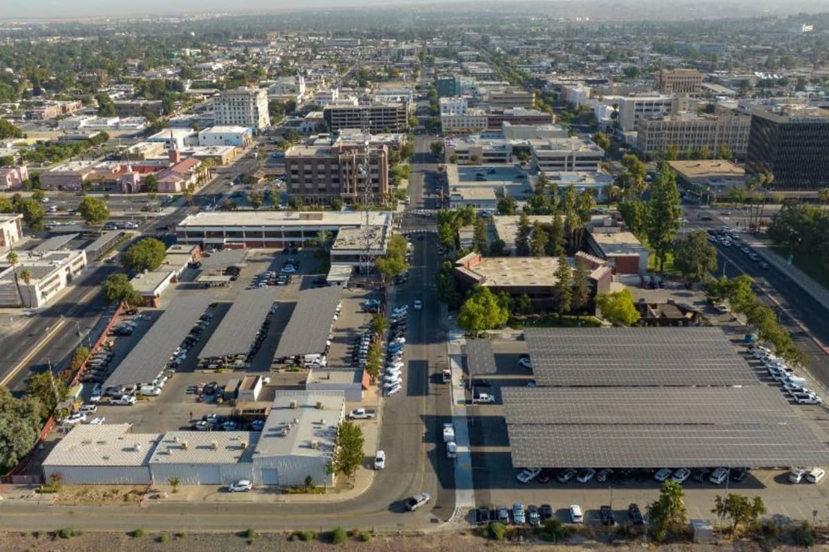 En resúmen, Bakersfield no tiene suficientes lugares para cononocer nuevas personas que podrían convertirse en pareja. Para los solteros esta ciudad podría ser un desafío si de encontrar el amor se trata.