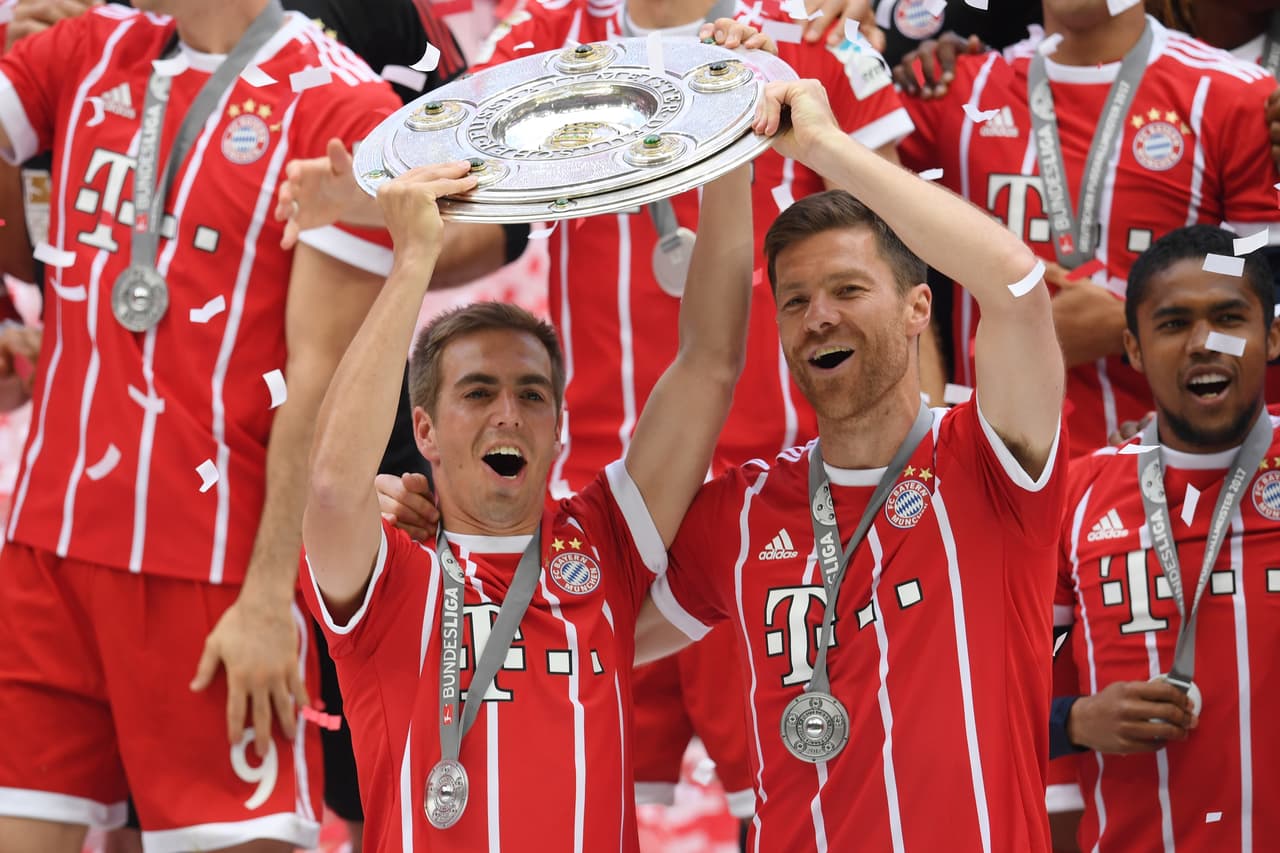Como para no perder el paso ganador, Alonso se retiró como campeón de la Bundesliga con Bayern Munich, en donde su compañero de equipo Philipp Lahm también cerró su ciclo.