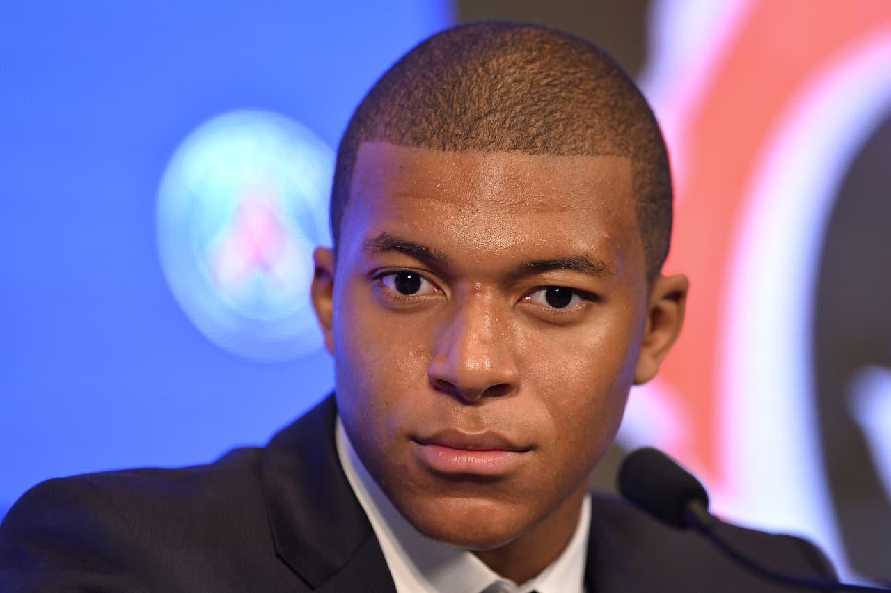 Aunque recordó que en Mónaco fue centrodelantero, se mostró dispuesto a colocarse en cualquier lugar de la ofensiva parisina. "No he jugado dos temporadas seguidas en el mismo puesto", recordó.