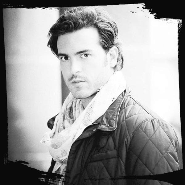 En este melodrama Pablo Lyle atrapó a todas las mujeres con esa elegante sonrisa.