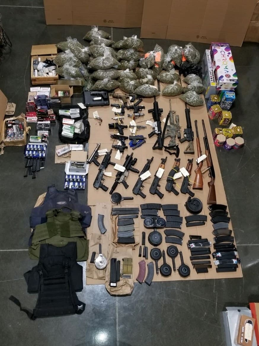 La Operación Trailblazer surgió de la búsqueda de los sospechosos del triple homicidio de Visalia en noviembre de 2019 y escaló a una red criminal que opera en México y Estados Unidos.