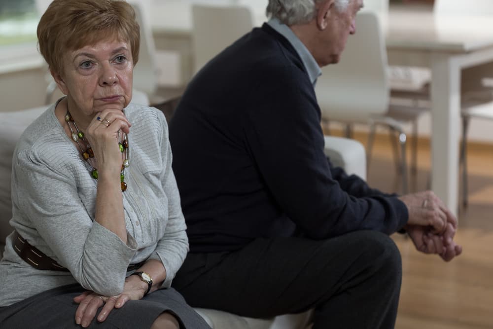 Así que ya sea que a ellos se les acabó el amor o sea su pareja las que decide terminar, de cualquier manera pueden sentirse culpables, derrotados, inseguros. Eso es, hasta que salen del hoy y hasta pueden criticar o enojarse con el o la expareja. Cuidado, porque eso les impide buscar un nuevo amor.