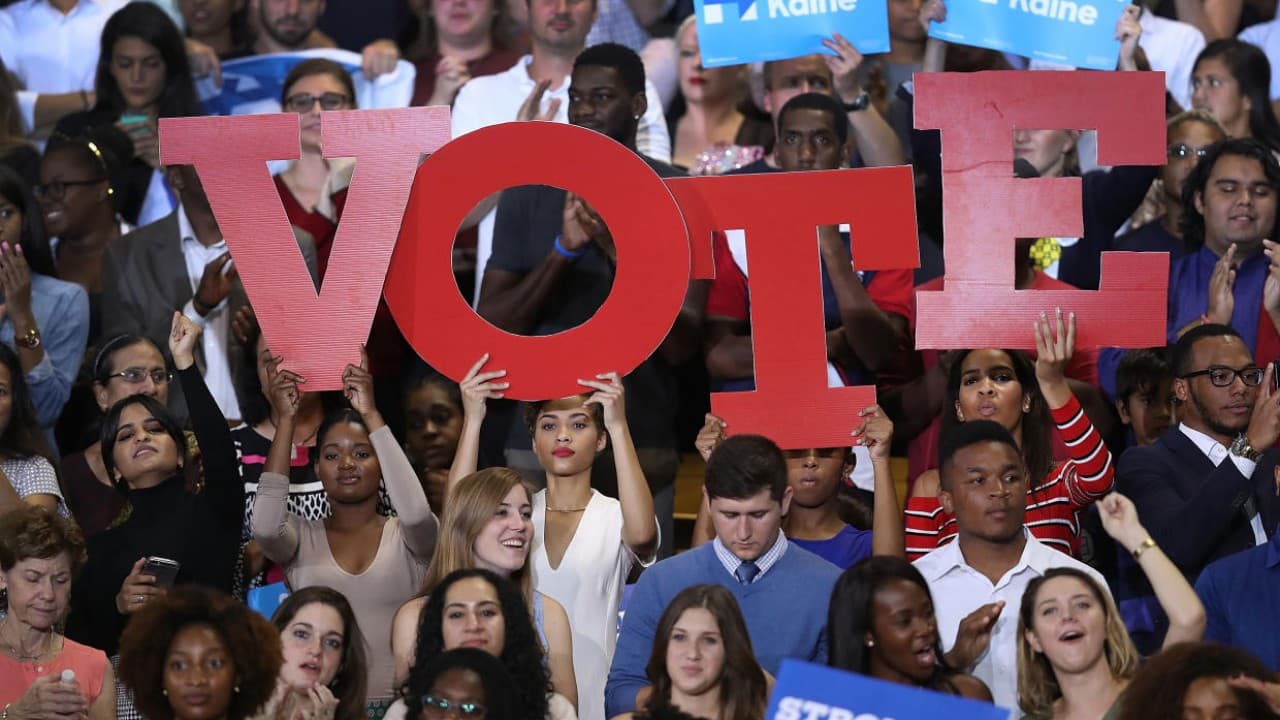 La batalla por Florida: Clinton y Trump se esfuerzan por buscar los pocos miles de votos que definirán la victoria
