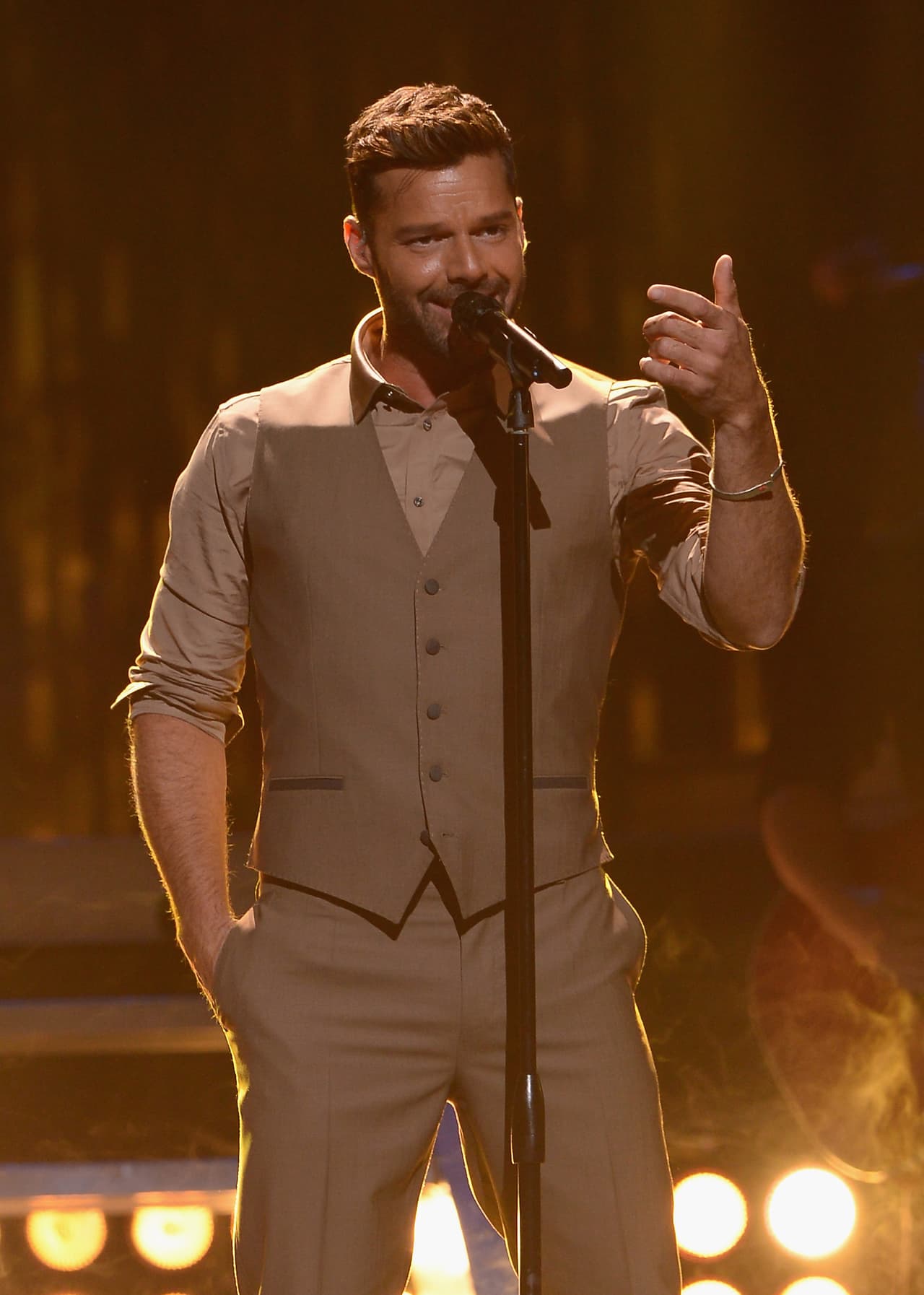 Ricky Martin, Pitbull, William Levy, Romeo Santo y William Valdés saben muy bien cómo lucir perfector en cada aparición pública.