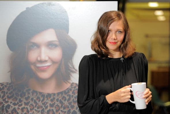 Si la novia de Batman toma leche seguro es bueno por lo menos un vaso al día.