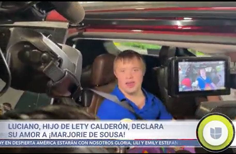 "
<b><a href="https://www.univision.com/famosos/lety-calderon-no-suelta-el-entrenamiento-de-luciano-ni-siquiera-en-la-piscina-video" target="_blank">La amo con todo mi corazón</a></b>. La llevo hasta el fin del mundo", gritó emocionado y sonriente ante la prensa.
<br>