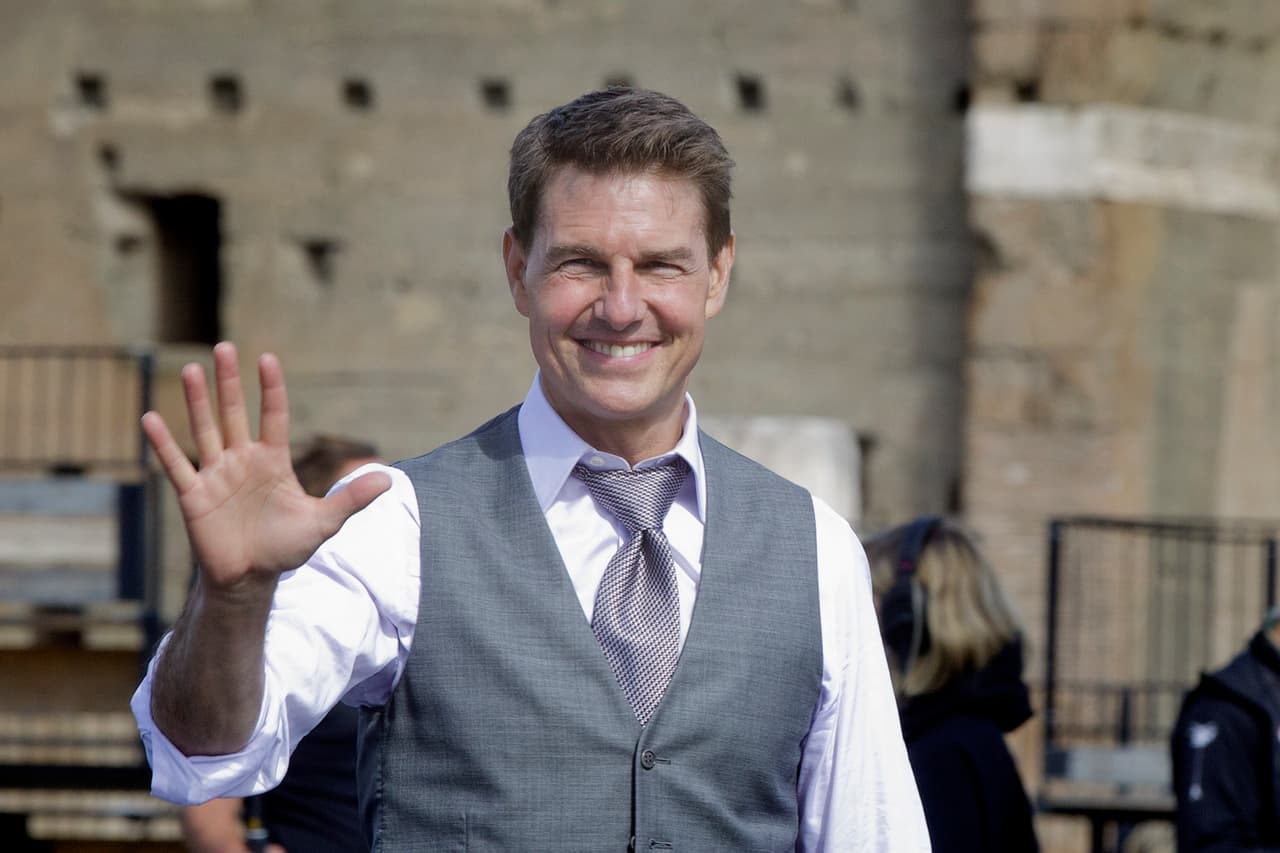 Tom Cruise se negó a utilizar un doble de riesgo para una escena de la sexta película de ‘Misión Imposible’ y se fracturó un tobillo después de estrellarse con una pared, tras saltar de un edificio a otro.