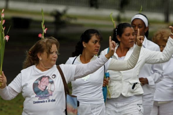 11 de julio. Las Damas de Blanco, esposas de presos políticos, aplauden el proceso pero advierten que seguirán marchando mientras queden presos políticos en Cuba.