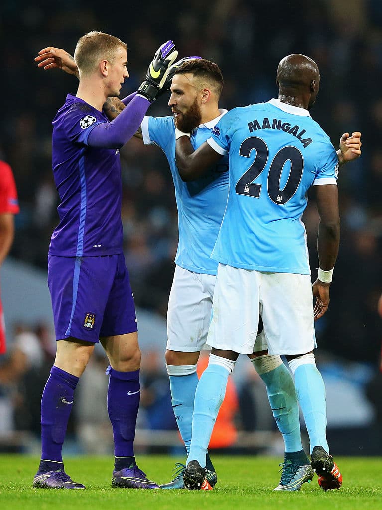 El Manchester City sigue sin Vincent Kompany y tendrá que jugar sin el centrocampista Raheem Sterling. Además, queda la duda que regrese Yaya Touré al mediocampo. Lo mas probable es que Nicolás Otamendi and Eliaquim Mangala sirvan como el ancla de los esfuerzos defensivos del Manchester City.