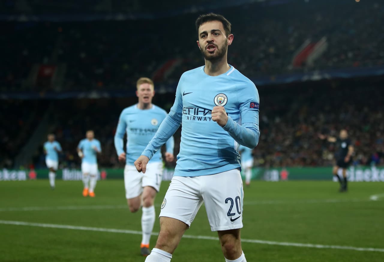 Al minuto 18, el volante portugués Bernardo Silva estableció el 2-0 tras un centro de Raheem Sterling.