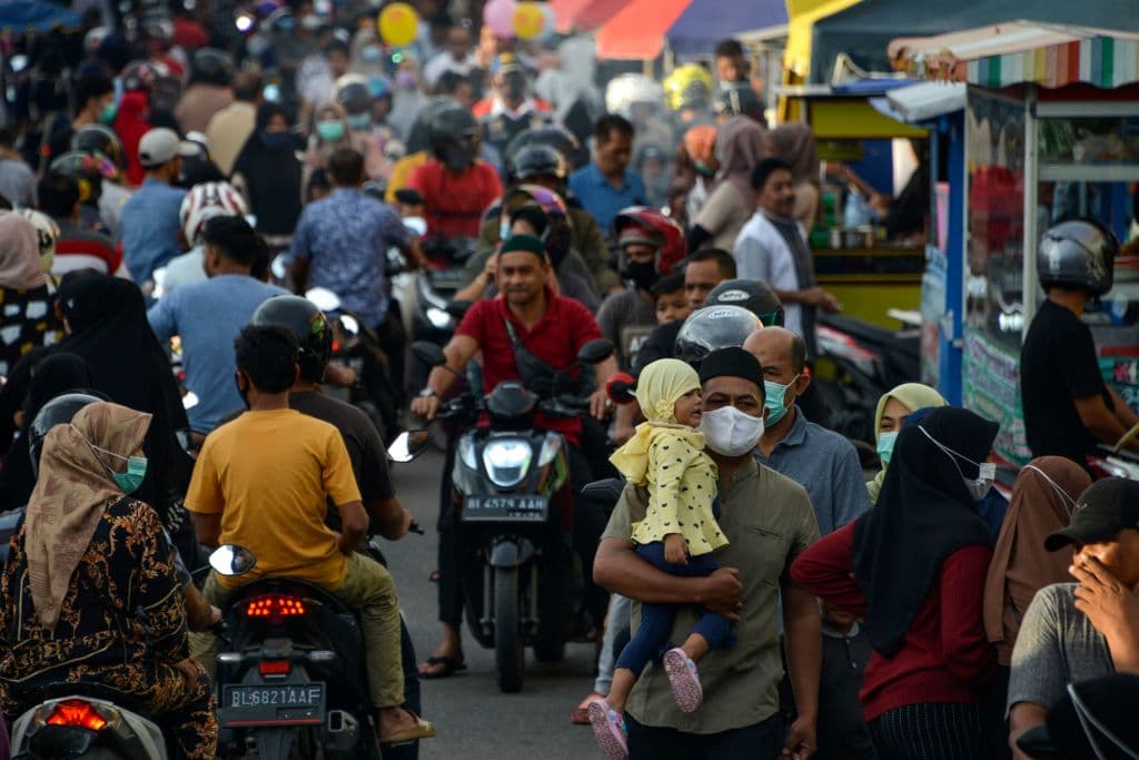 <h2 class="cms-H2-H2">4. Indonesia</h2>
<br>
<br>Una población de 280,538,272 de personas viven actualmente en Indonesia, el cuarto país más poblado del mundo. Ocho países — cinco en África y tres en Asia — van a registrar al menos la mitad del crecimiento demográfico desde ahora y hasta 2050, según el Instituto de Población y Desarrollo de Berlín. Son Egipto, Etiopía, Tanzania, Nigeria, República Democrática de Congo, Pakistán, India y Filipinas.