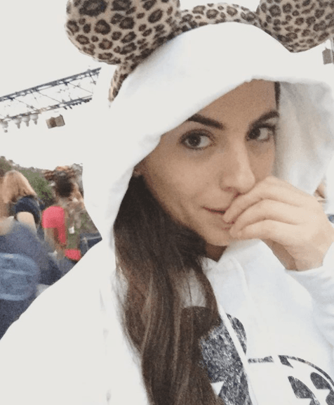 "Aparecer en Vanity Fair es un gran acto de valentía. Lo hacemos para apostar por el amor, por la gente. Para que sepa que las historias bonitas sí existen", afirmó la protagonista de "Lo Imperdonable".