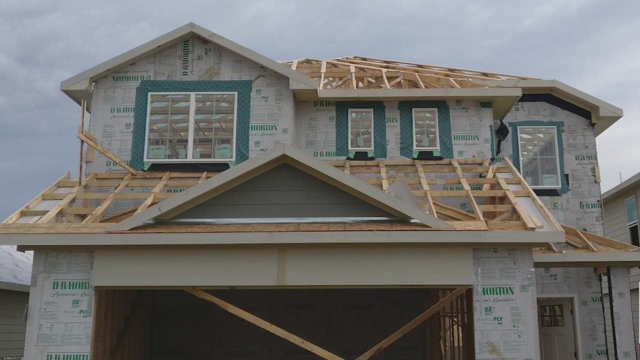 “He esperado nueve meses por mi casa”: Falta de materiales de construcción afecta a compradores 