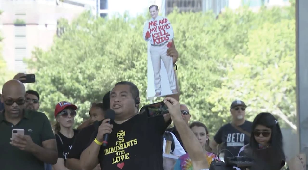 Los senadores Ted Cruz y John Cornyn también participarán como ponentes en la convención.
<br>