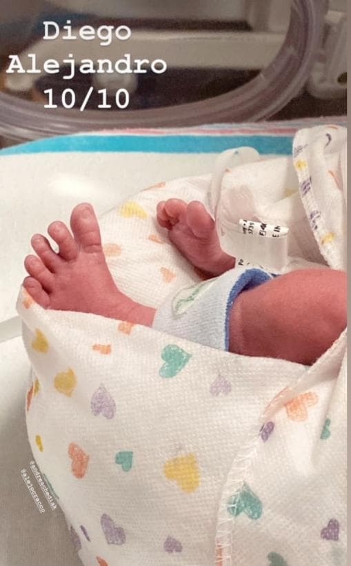 El día 10, del mes 10, será inolvidable para la feliz familia.