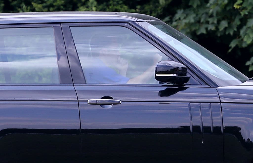 El vehículo está valuado entre 
<b><a href="https://www.univision.com/famosos/william-harry-kate-middleton-juntos-funeral-duque-de-edimburgo-fotos">42,000 y 56,000 dólares</a>. </b>
<br>