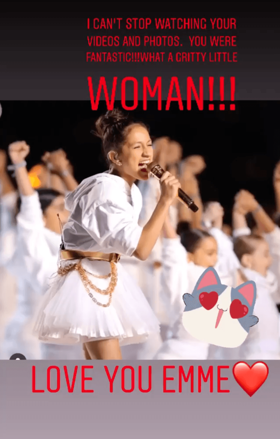 "Te amo Emme", le escribió la modelo italiana, que no podía dejar de ver los videos y las fotos de la actuación.