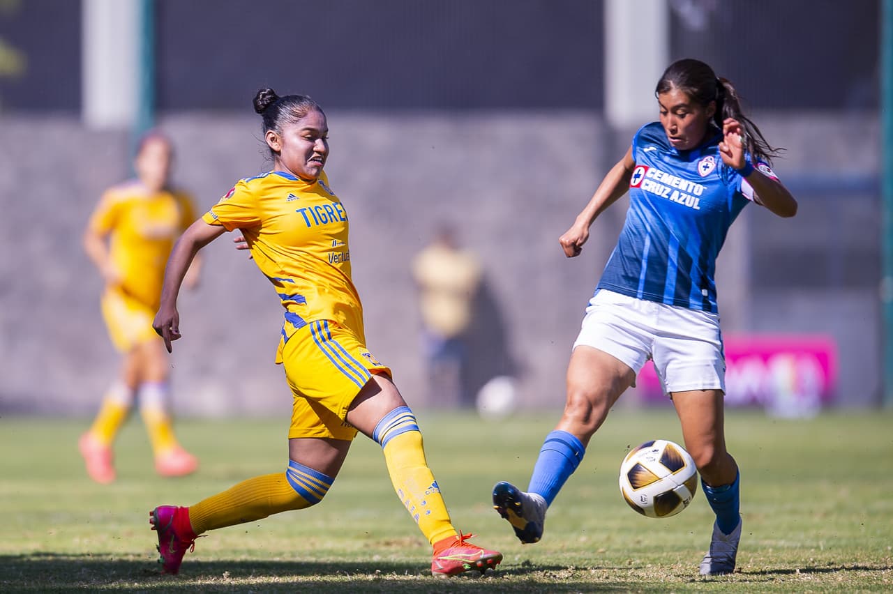Las Tigres arrancan los cuartos de final con una escandalosa goleada 0-4 sobre Cruz Azul.