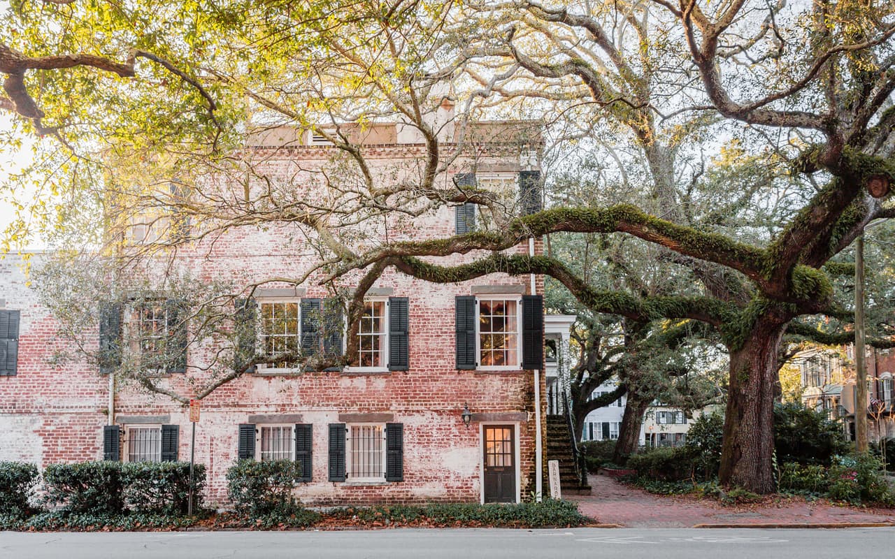 <b>Savannah (Georgia, Estados Unidos)</b>
<br>
<br>Las calles de esta antigua ciudad del sur de Estados Unidos están llenas de arquitectura colonial y mucha historia. Es un destino turístico que muchos apenas están descubriendo.
<br>