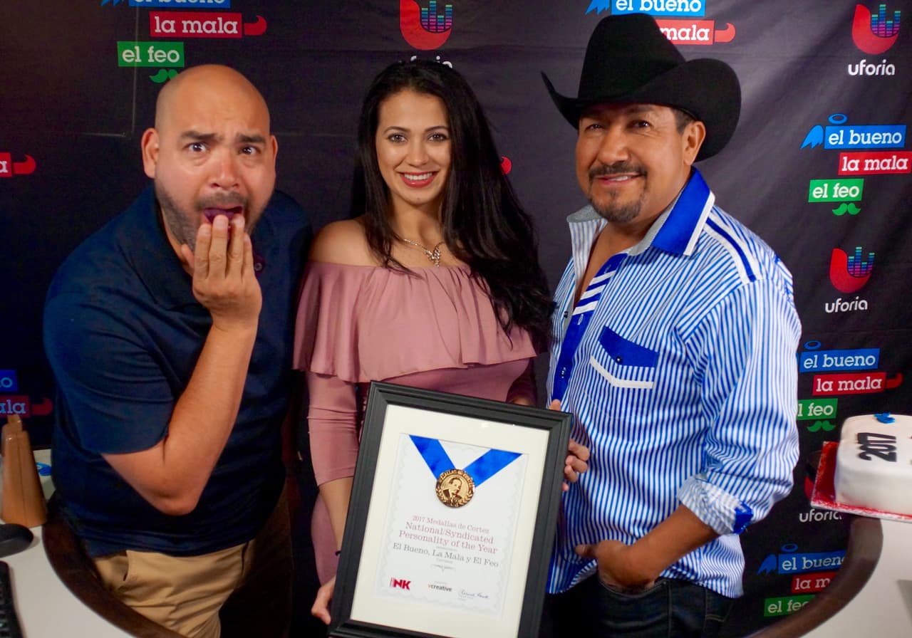 <a href="https://www.facebook.com/buenomalafeo/">El Bueno, La Mala y El Feo</a> fueron reconocidos por las 'Medallas De Cortez' como 'Personalidad Sindicalizada del Año'.