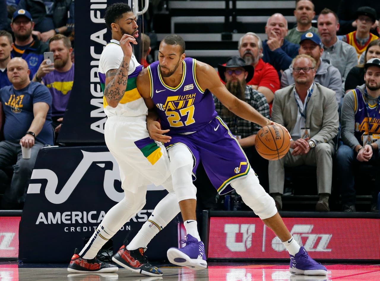 Julius Randle tuvo una gran noche por New Orleans con 30 puntos, mientras que por Utah brilló Jae Crowder con 20 unidades.