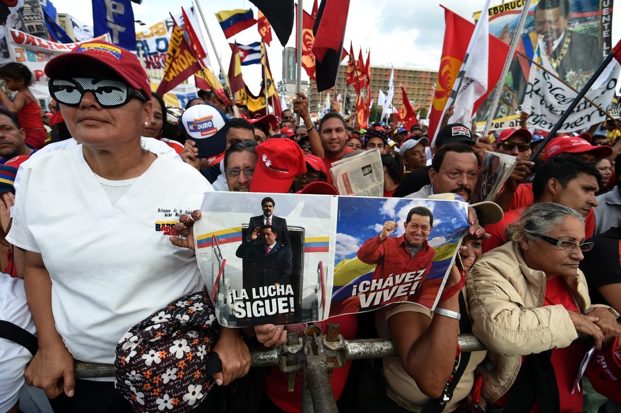 En su campaña, el chavismo llamó a "votar" por el fallecido Hugo Chávez.