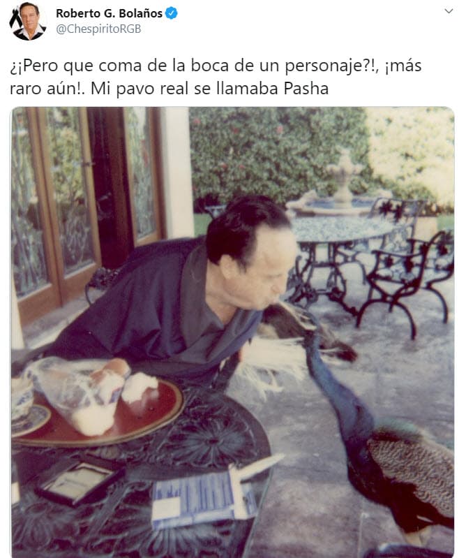 Además de la manada canina, el comediante 
<b>tenía un pavorreal</b> al que nombró Pasha.
<br>