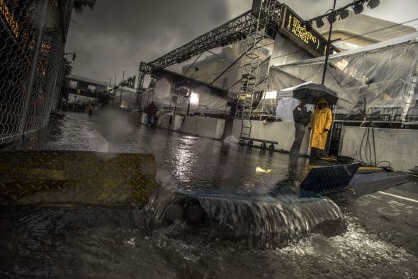 Los Oscars están a la vuelta de la esquina y entre la lluvia y las protestas de trabajadores del sindicato y una polémica réplica de la estatuilla de 8' pies, inspirada en la recien muerte del actor Phillip Seymour Hoffmann, han dado al evento una cara de la industria poco conocida por muchos.