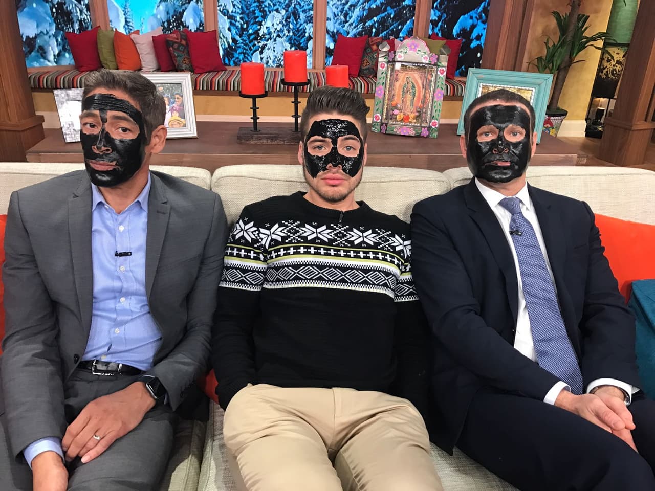 No están disfrazados de superhéroes. La famosa mascarilla negra para limpiar los puntos negros del rostro llegó a la casita de Despierta América.