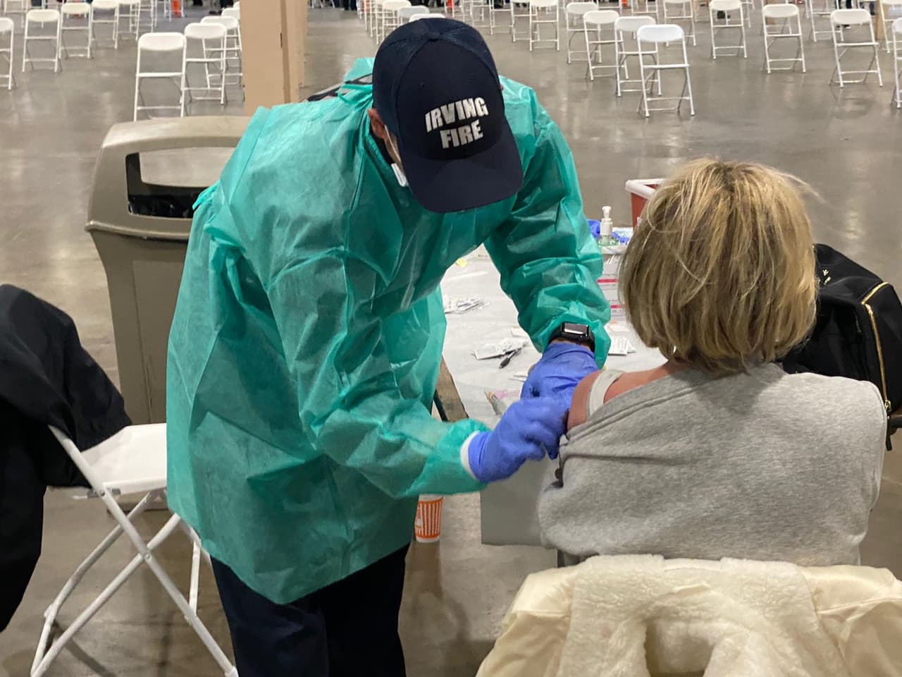 Sábado 6 de febrero, de 2pm a 6 pm en la tienda Savers Cost Plus, ubicada en: 1610 S Westmoreland Road, Dallas, TX 75211.