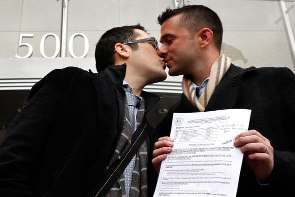 Los matrimonios entre personas del mismo sexo han sido rechazados desde 1998 en 32 estados por votación popular. Los defensores de los derechos gay consideran que tienen la gran oportunidad de quebrar esa tendencia en estados como Maine, Maryland y Washington donde se votará sobre la legalización de las bodas gay, mientras que en Minnesota se vota para consagrar la prohibición en la constitución estatal.