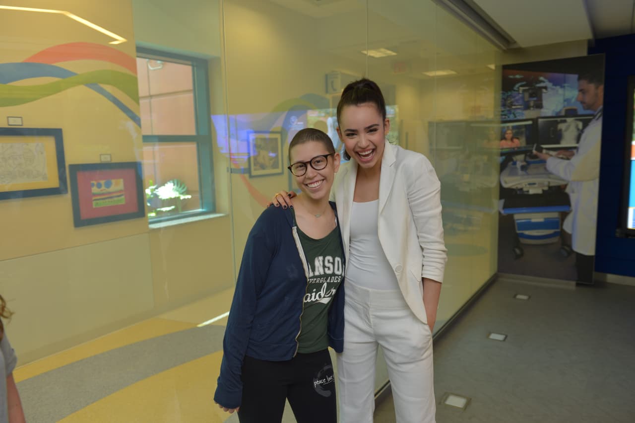 Y ella los consintió a todos y cada uno.